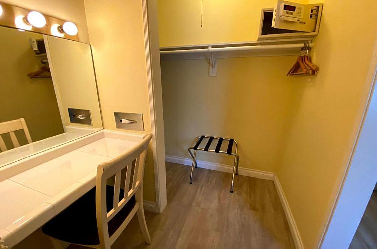 Hollywood Celebrity Hotel