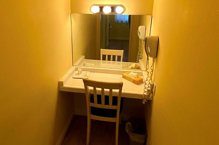 Hollywood Celebrity Hotel