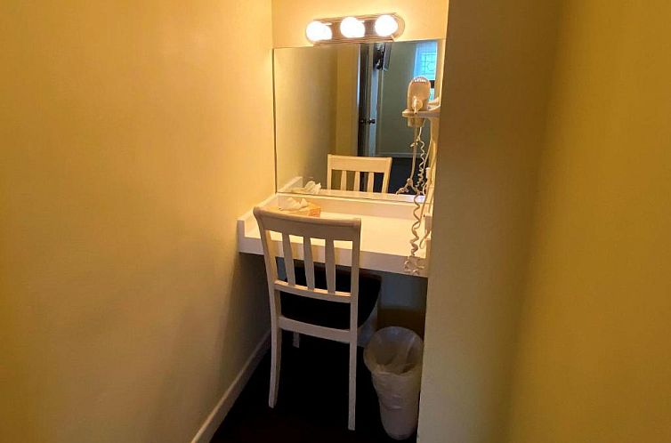 Hollywood Celebrity Hotel