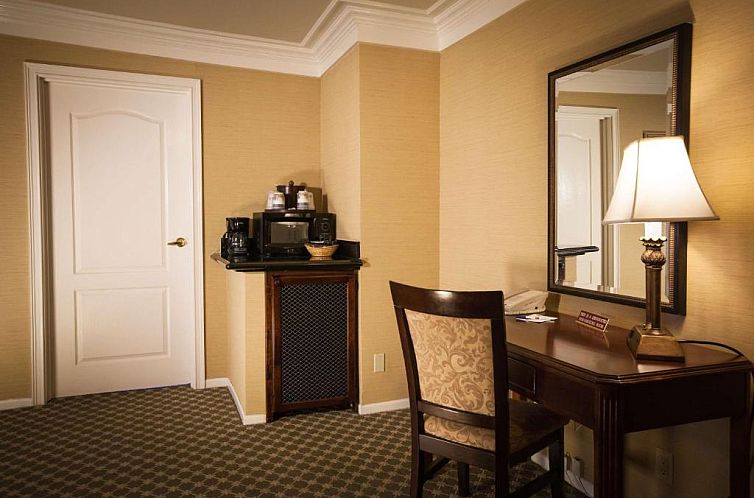 Best Western Plus Sunset Plaza Hotel