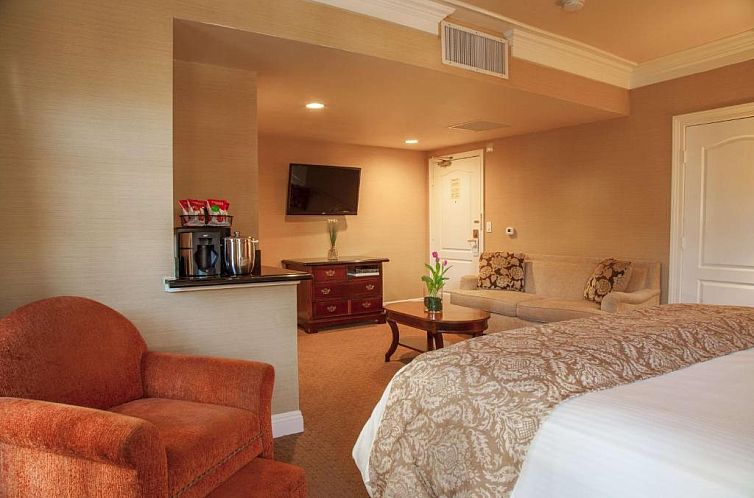 Best Western Plus Sunset Plaza Hotel