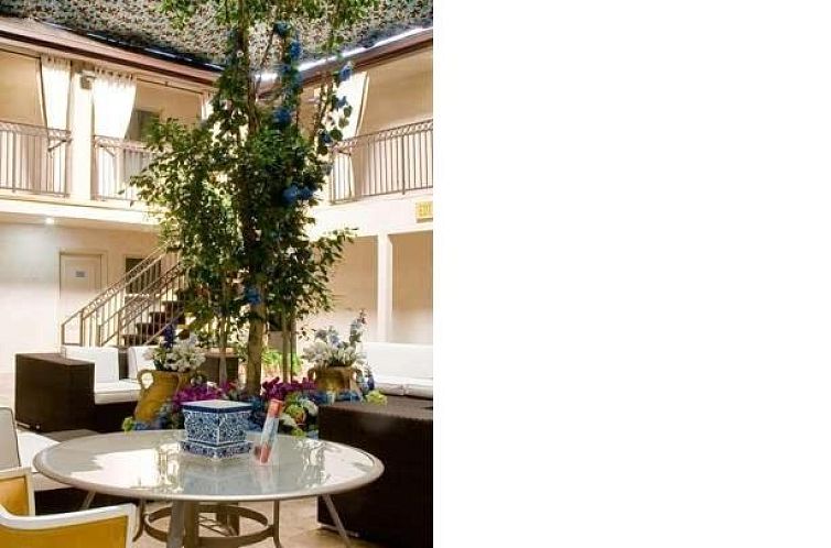 L.A. Sky Boutique Hotel