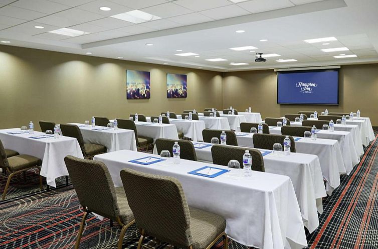 Hampton Inn & Suites Mt. Prospect