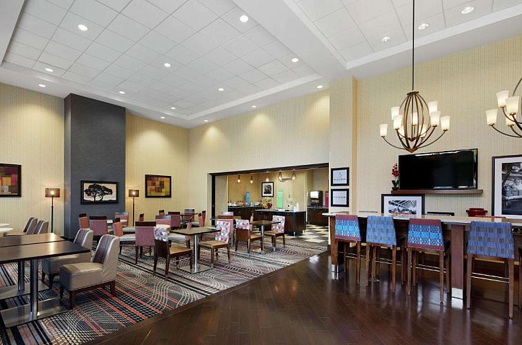 Hampton Inn & Suites Mt. Prospect