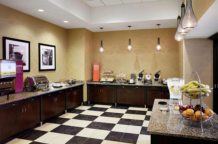 Hampton Inn & Suites Mt. Prospect