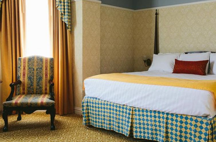 Carleton of Oak Park