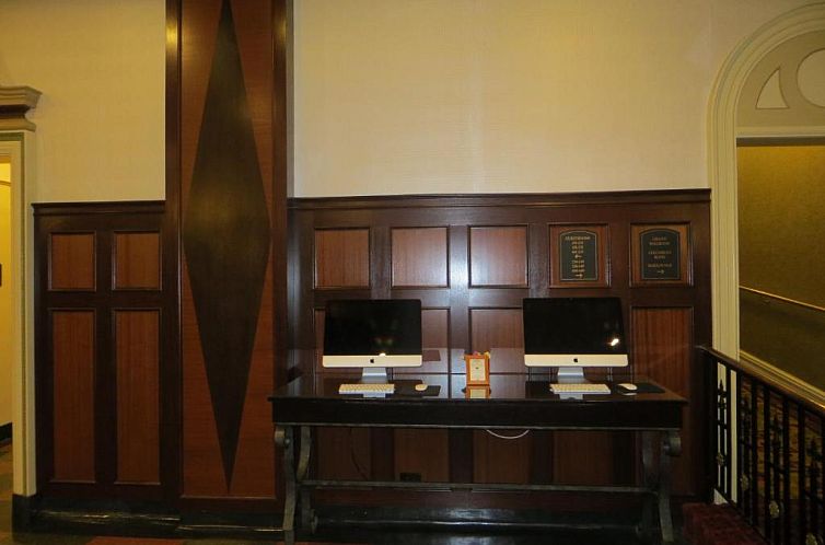 Carleton of Oak Park