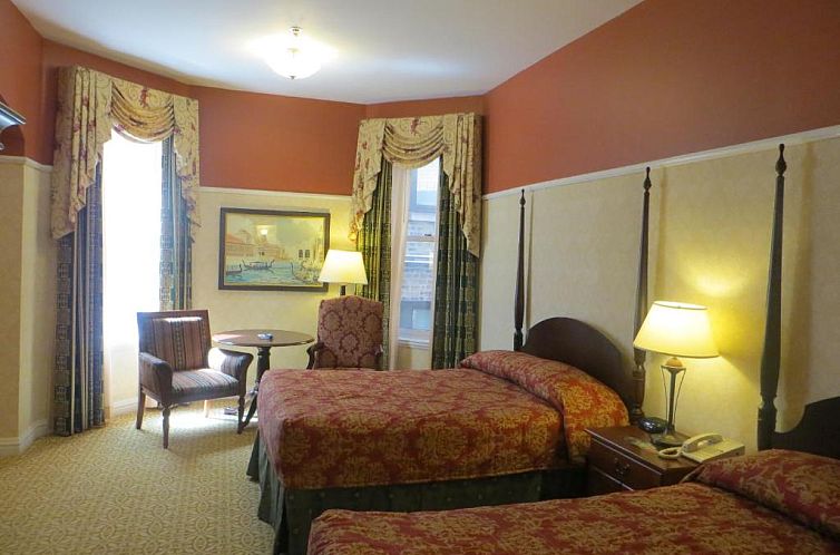 Carleton of Oak Park