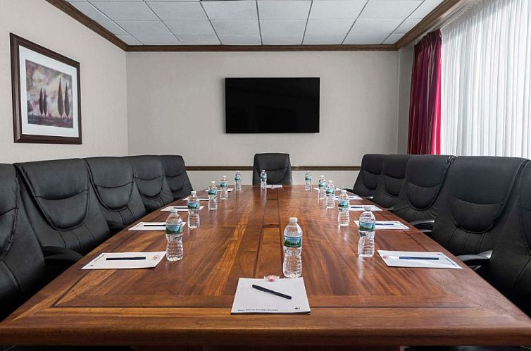 DoubleTree by Hilton Fort Lee/George Washington Bridge