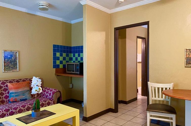 Lakeside Inn and Cafe