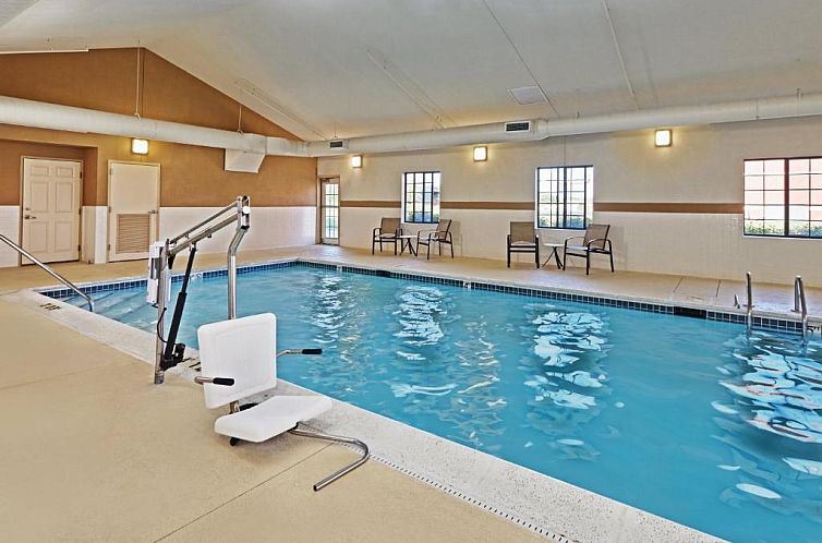 Staybridge Suites Glenview, an IHG Hotel