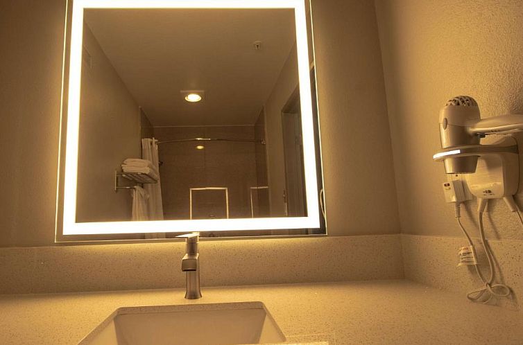 Days Inn by Wyndham Carlsbad