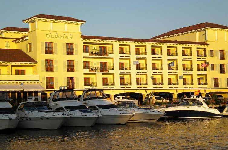 Delamar Greenwich Harbor