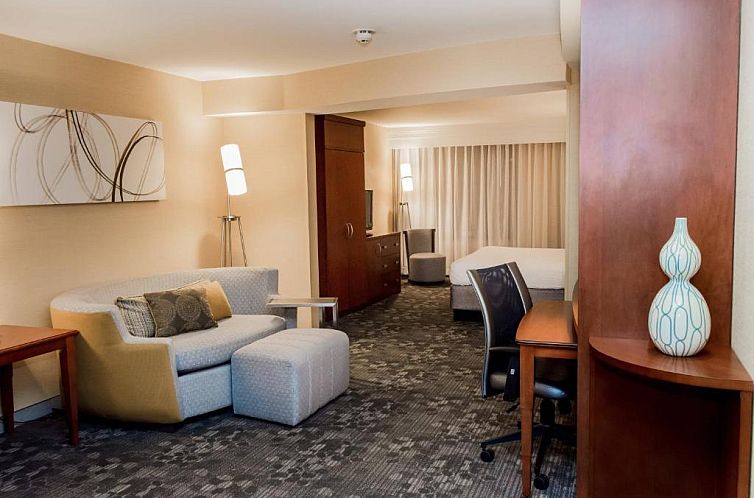 Courtyard by Marriott Lafayette