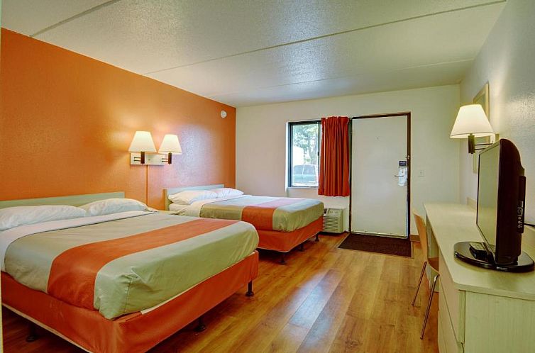 Motel 6-Chicopee, MA - Springfield