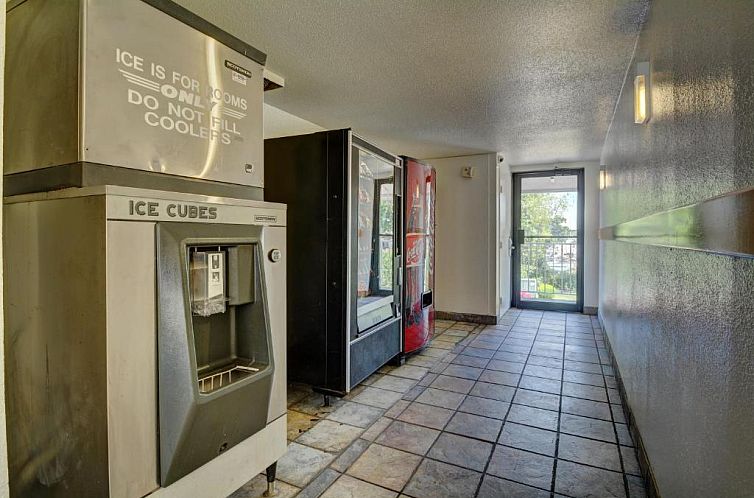 Motel 6-Chicopee, MA - Springfield