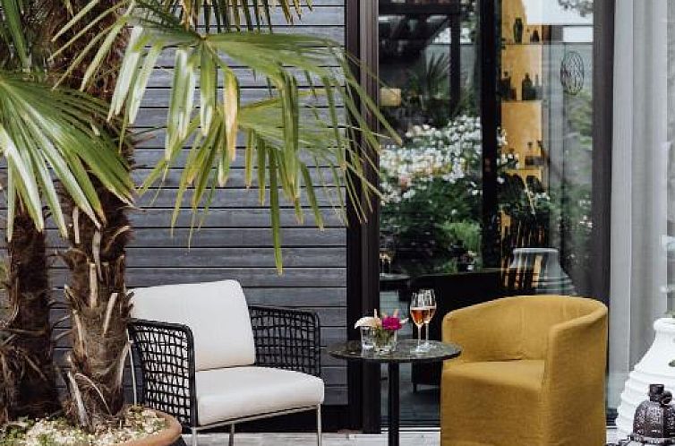 Roomers Baden-Baden, Autograph Collection