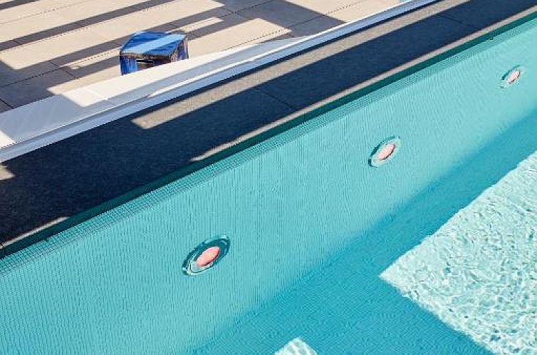 Roomers Baden-Baden, Autograph Collection