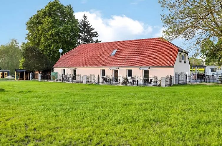 Cozy cottage in Schmatzin, surrounded by nature in Mecklenburg-Vorpommern, perfect for a relaxing stay.