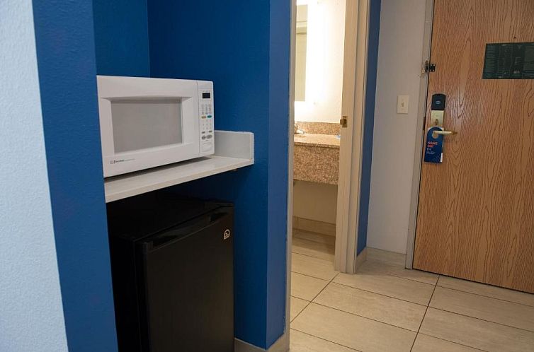 Holiday Inn Express Hotel & Suites Elkhart-South, an IHG Hot