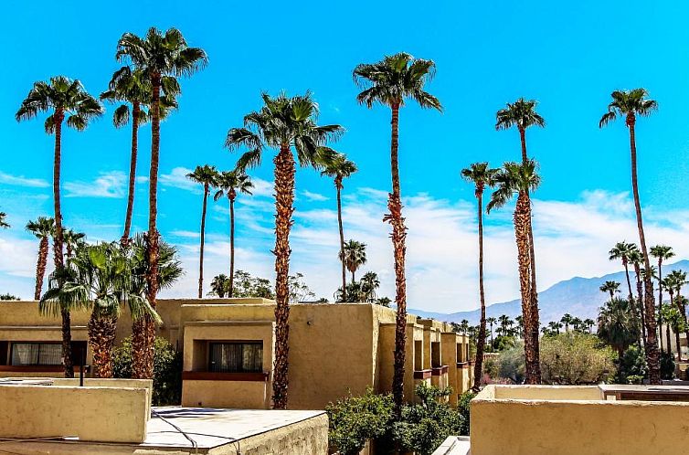 Desert Vacation Villas, a VRI resort