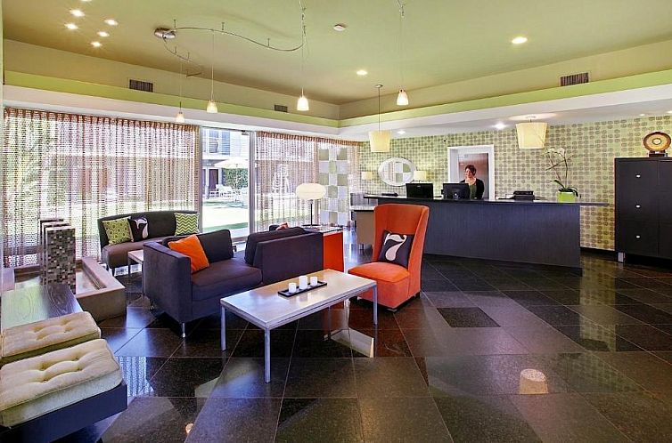 7 Springs Inn & Suites