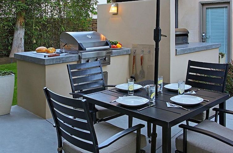 7 Springs Inn & Suites