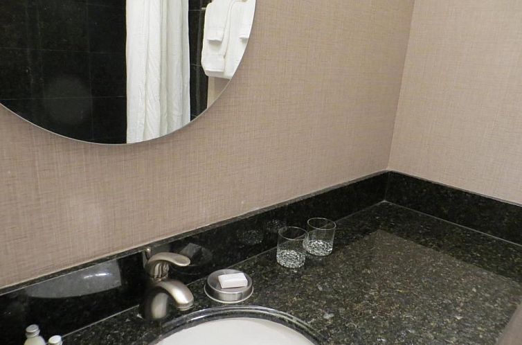 7 Springs Inn & Suites