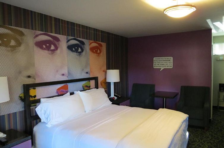 7 Springs Inn & Suites