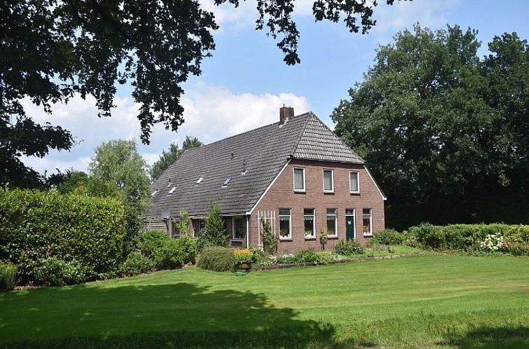 Gezellige vakantieboerderij voor 15 personen in Drenthe