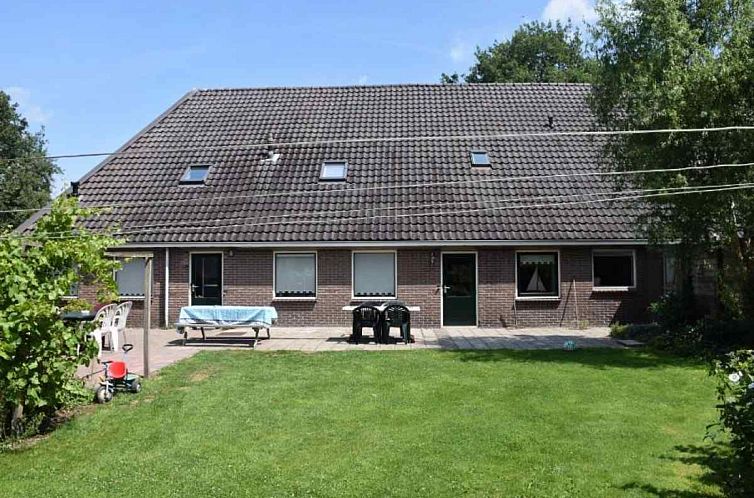 Gezellige vakantieboerderij voor 15 personen in Drenthe