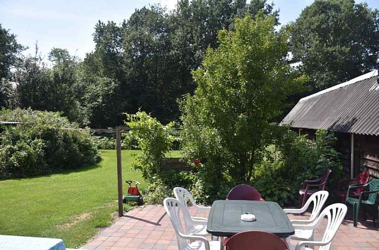 Gezellige vakantieboerderij voor 15 personen in Drenthe
