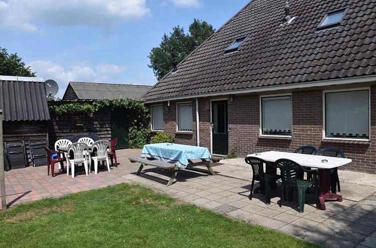 Gezellige vakantieboerderij voor 15 personen in Drenthe