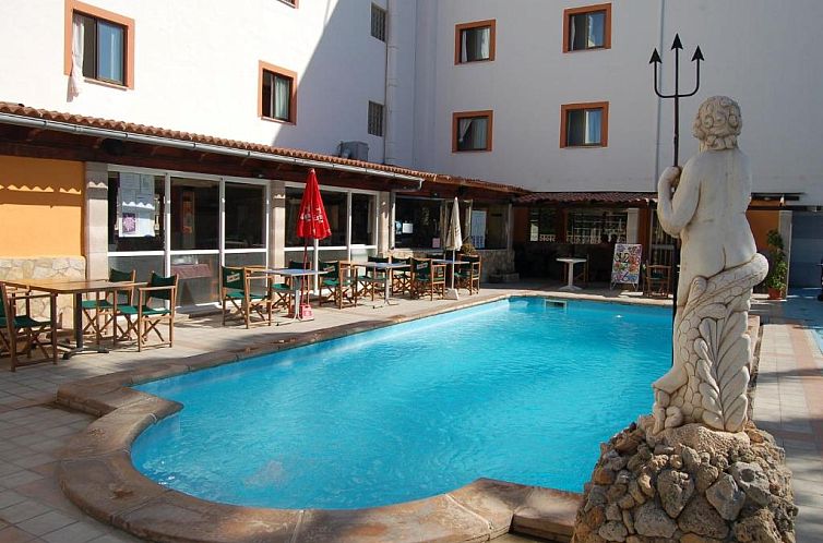 Hotel Raxa