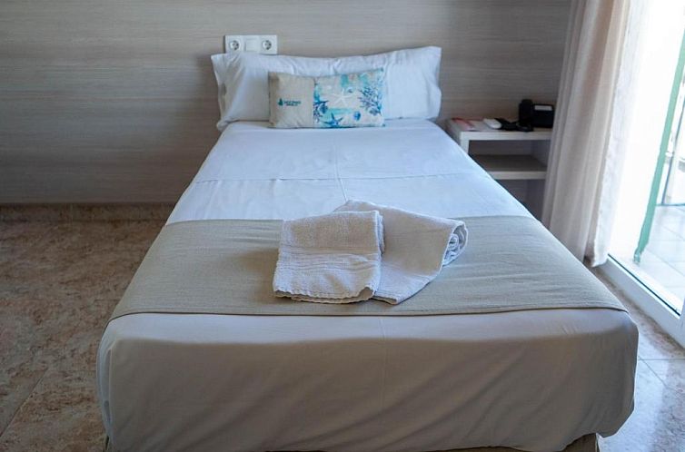 Coral beach house & food