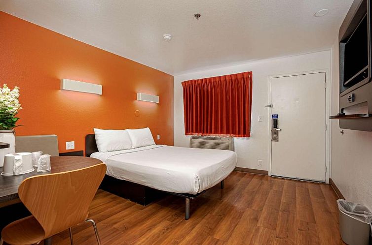 Motel 6-Temecula, CA - Historic Old Town