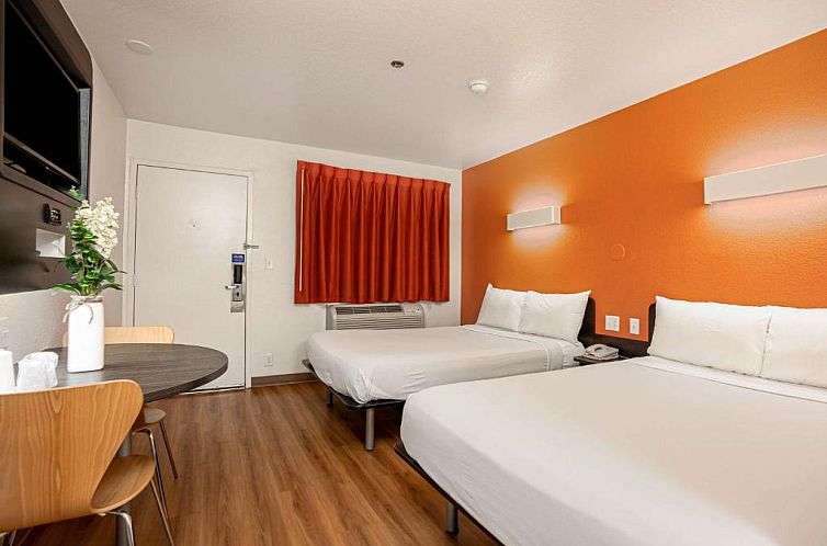 Motel 6-Temecula, CA - Historic Old Town