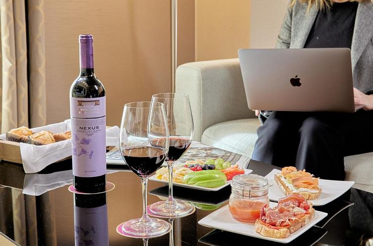 Nexus Valladolid Suites & Hotel