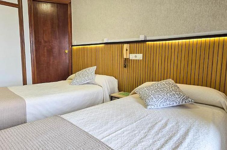 Hostal Ramón y Cajal