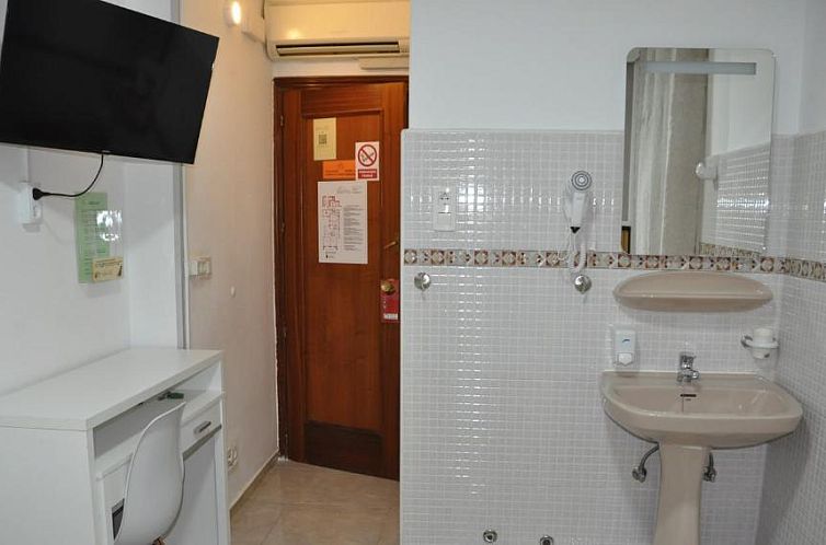 Hostal Ramón y Cajal