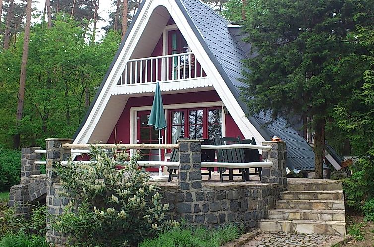 Vakantiehuis in ruhiger Lage am Waldrand mit Terrasse und gr