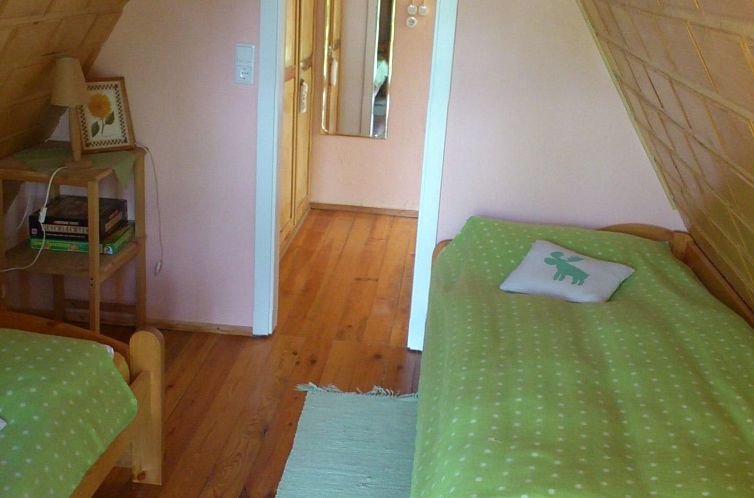 Vakantiehuis in ruhiger Lage am Waldrand mit Terrasse und gr