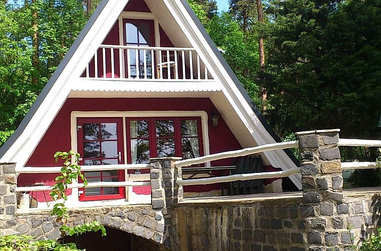 Vakantiehuis in ruhiger Lage am Waldrand mit Terrasse und gr