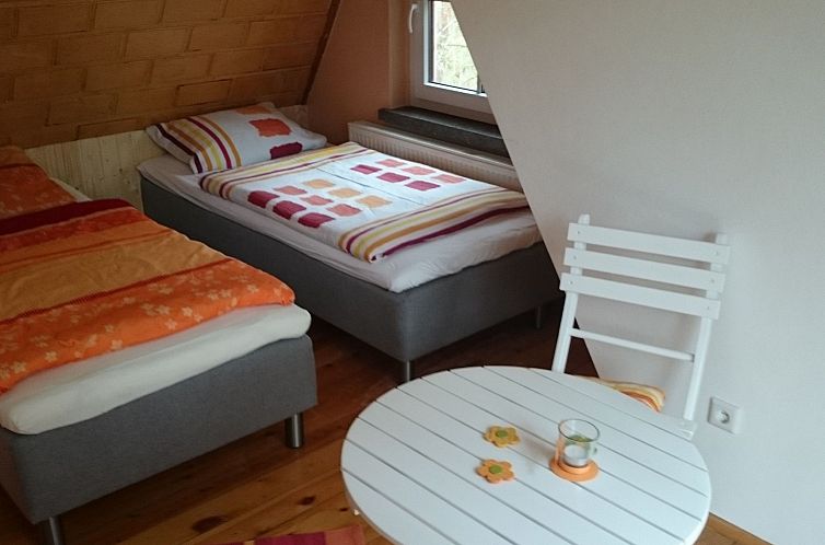 Vakantiehuis in ruhiger Lage am Waldrand mit Terrasse und gr