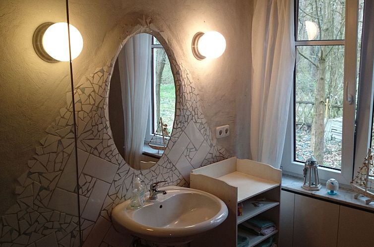 Vakantiehuis in ruhiger Lage am Waldrand mit Terrasse und gr