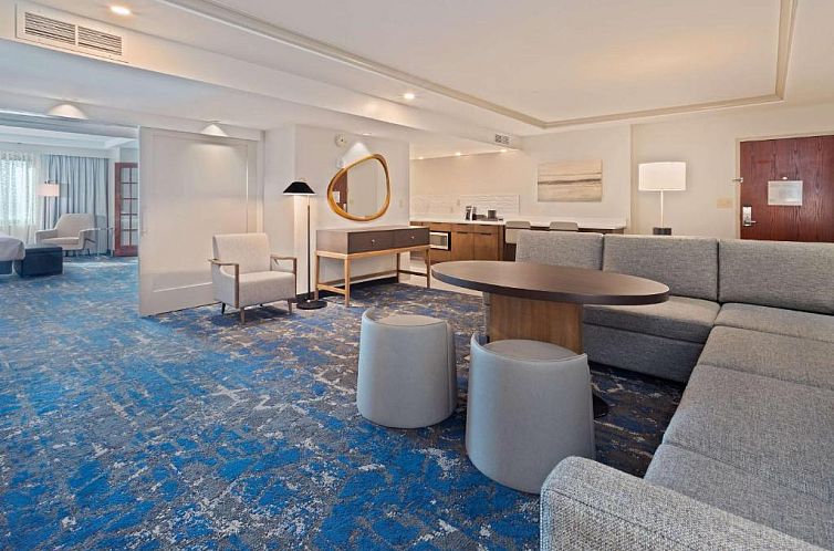 Embassy Suites Tampa - USF / Busch Gardens