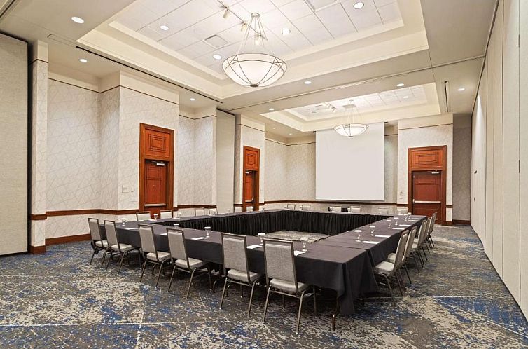 Embassy Suites Tampa - USF / Busch Gardens