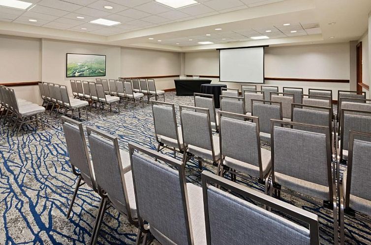 Embassy Suites Tampa - USF / Busch Gardens