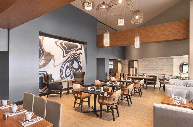 DoubleTree by Hilton Tampa Rocky Point Waterfront