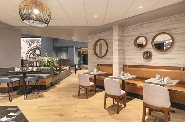 DoubleTree by Hilton Tampa Rocky Point Waterfront